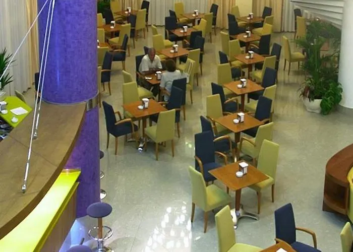 拉斯加维奥塔斯酒店 拉曼加戴尔马尔梅纳